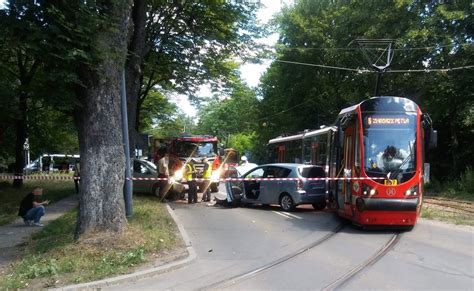 Wypadek W Bytomiu Zdj Cia Zderzenie Samochod W Uszkodzony Zosta