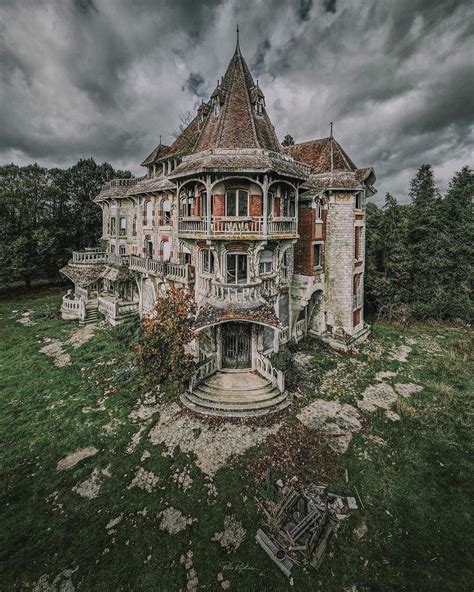 Abandoned in France 🇫🇷 Check... - Abandoned & Forgotten | Facebook ...