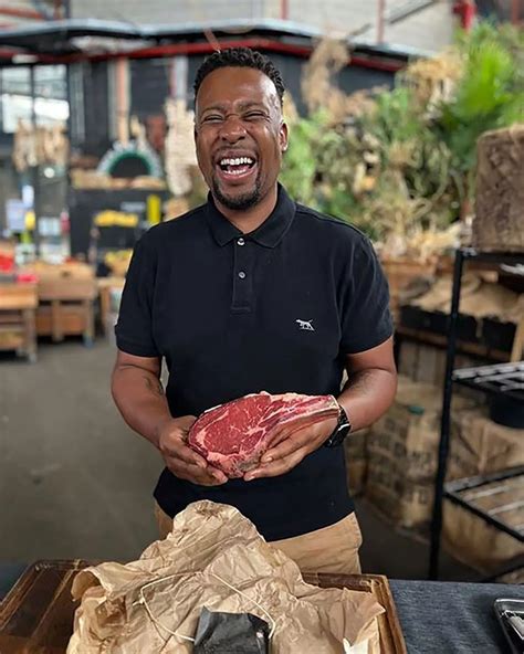 Chef warns shoppers to avoid 'red supermarket steak' and shares signs