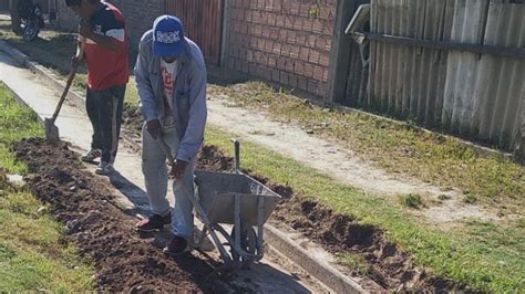 Avanzan obras de cordón cuneta en las principales ciudades