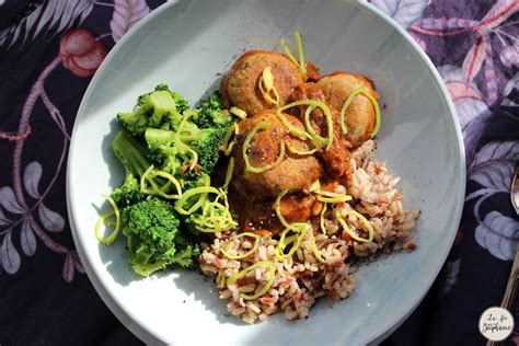 Boulettes De Protéines De Soja Texturées Sauce Gourmande à La Purée Darachide La Fée Stéphanie