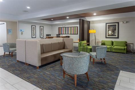 Holiday Inn Express Indianapolis Southeast Hotel in Indianapolis (IN ...