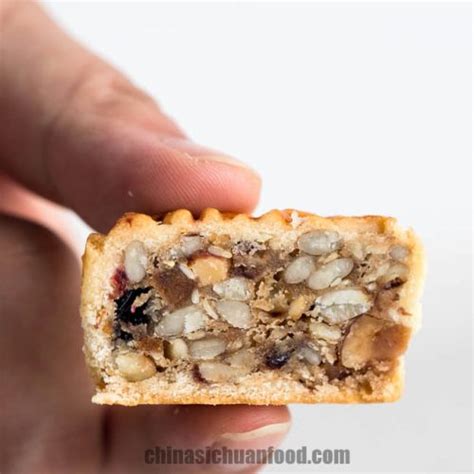 Mooncakes with Nuts - China Sichuan Food