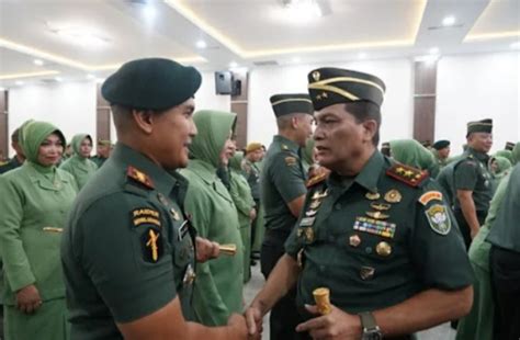 Pangdam Im Pimpin Acara Laporan Korps Kenaikan Pangkat Pamen Naeem Co Id