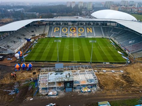 Stadion Pogoni Szczecin. Koniec spotkań to nie koniec prac. Dużo się