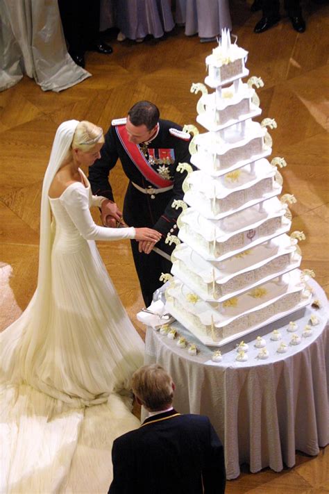 Incredible Royal Wedding Cakes Business Insider