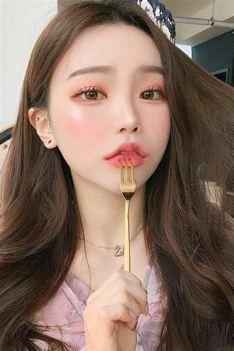 Pin On ☇ Uʟʟᴢᴀɴɢ Peach Makeup Look Peach Makeup Ulzzang Makeup