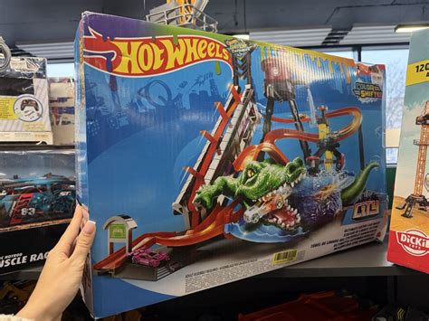 Hot Wheels City FTB Ultimate CarWash автомийка з крокодилом хот вілс грн Другие