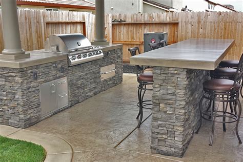 Custom Outdoor Kitchen with Patio Cover Sacramento - Custom Image Hardscape