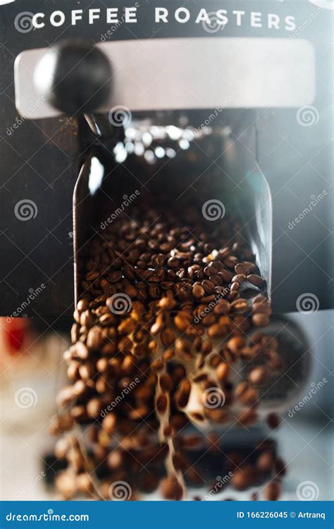 Roasting Machine Drum Spin Around And Move Coffee Beans For Perfect