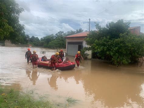 N Vel Do Rio Capivari Continua A Subir E Cidade Chega A Fam Lias