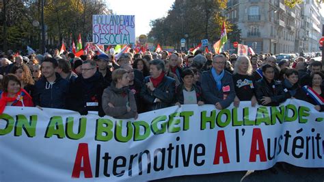 Des Milliers De Personnes Manifestent Dans Toute La France Contre L