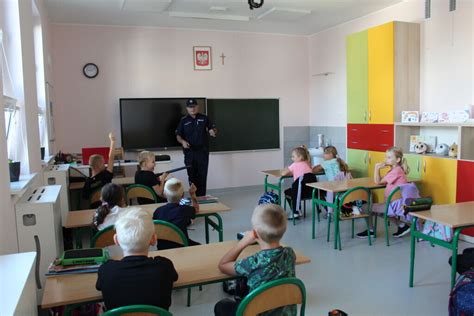 Bezpieczna Droga Do Szko Y Spotkanie Uczni W Klasy Pierwszej Z