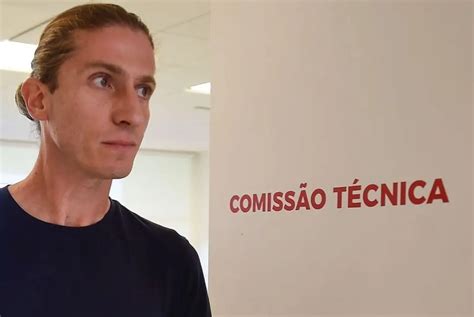 Filipe Luís exalta ídolo do Flamengo no Basquete Importante para a