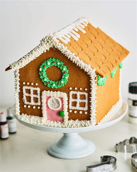 How to Make an Easy (But Still Impressive!) Gingerbread House | The Kitchn