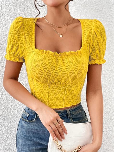 Shein Priv Camiseta Cortada Gola Quadrada Acabamento De Folho Manga