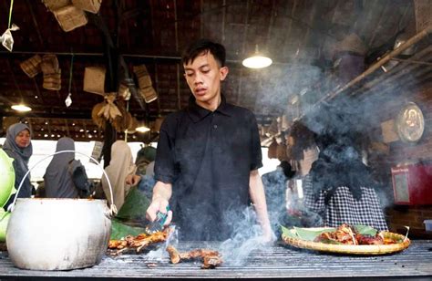 Resto Dumuk Bareto Bandung Tematik Pedesaan Yang Menarik