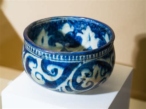 Гагарин, халат бухарского эмира и восточная посуда