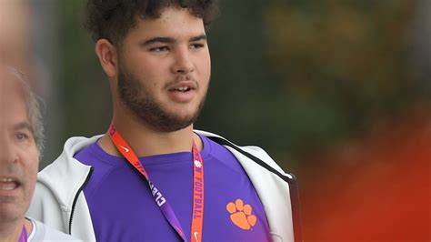 Clemson football misses out on massive offensive line prospect