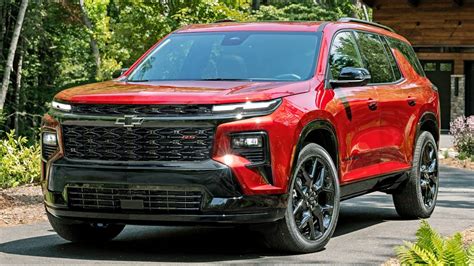 New 2024 Chevrolet Traverse RS FIRST LOOK Driving Exterior