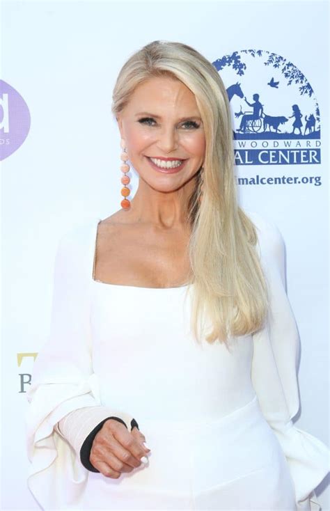 69 Year Old Christie Brinkley Proudly Debuts Her Gray Hair