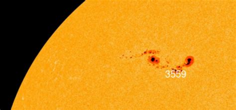 Una colossale macchia solare è apparsa sul Sole è 10 volte la Terra