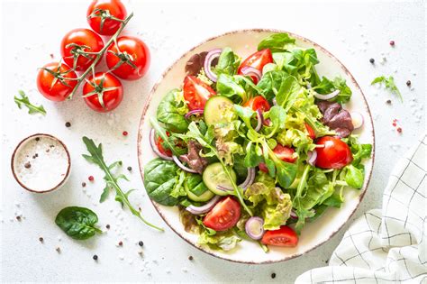 10 idées de salades composées pour sublimer vos étés