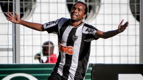 Jacobinense contrata atacante campeão da Copa do Brasil pelo Atlético MG