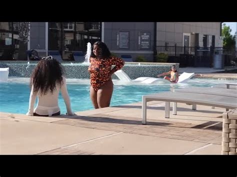 Vlog Meet My Friends Pool Party Grwm Youtube