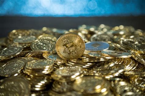 Pile of Golden Bitcoin Cryptocurrency Coins. Crypto Currency Con Stock Image - Image of gold ...