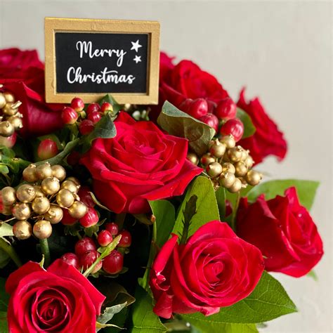 Christmas Roses Christmas Flowers Delivered By Post Clare Florist