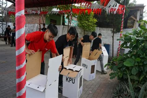 Kpu Kota Blitar Gelar Lomba Rakit Kotak Suara Untuk Meriahkan Hut Ri