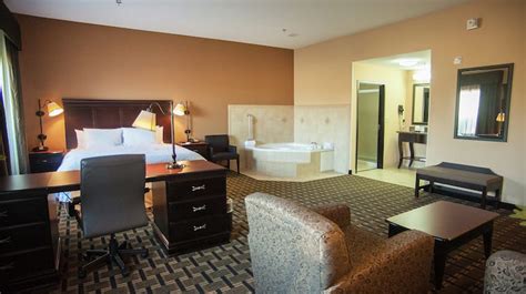 Hampton Inn and Suites Palestine, Texas - Free WiFi Hotel