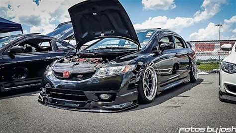 Slammed Civic Si