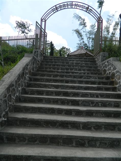 SangPetualang Hobbit House Rumah Hobbit Cangkringan Jogja Desainnya