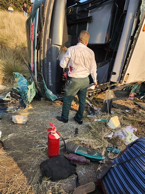 Vuelca Autob S En La M Xico Toluca Cuatro Muertos Y Heridos