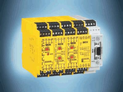 SICK Systèmes de relais de sécurité modulaires UE410 Flexi Classic