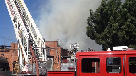 Commercial building catches fire in Hollywood - ABC7 Los Angeles