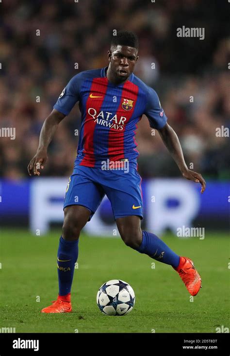 Barcelona's Samuel Umtiti Stock Photo - Alamy