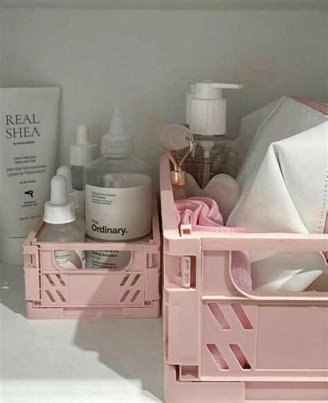 Pin by Kelen Fraire on 𝗢𝘁𝗵𝗲𝗿𝘀 Girly room Girly bathroom Room inspo