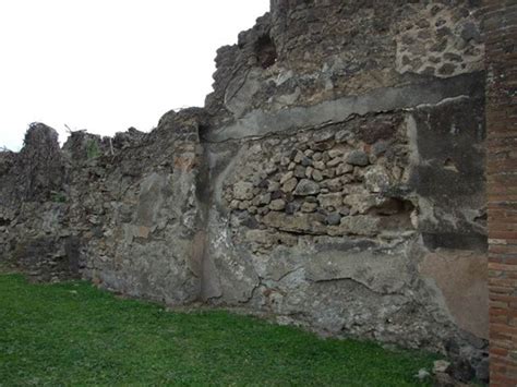 VII 12 5 Pompeii December 2007 West Wall