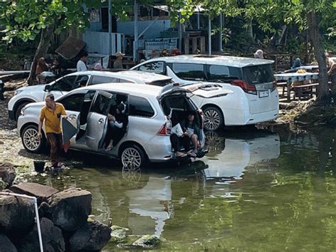 Melepas Lelah Pemudik Beristirahat Sambil Menikmati Keindahan Danau