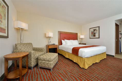 Discount Coupon for Holiday Inn Express Boston - Milford in Milford, Massachusetts - Save Money!