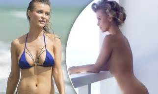 Joanna Krupa In Miami Before Posting Naked Video To Instagram Daily Mail Online