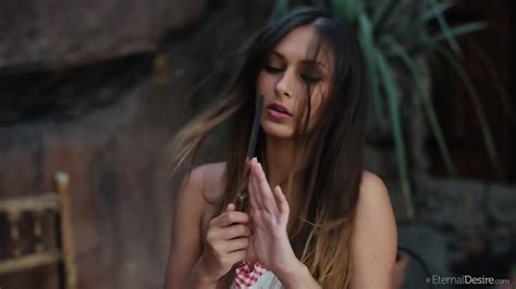 YARINA SUPER HOT AND BEAUTIFUL TEEN SOLO SHOW