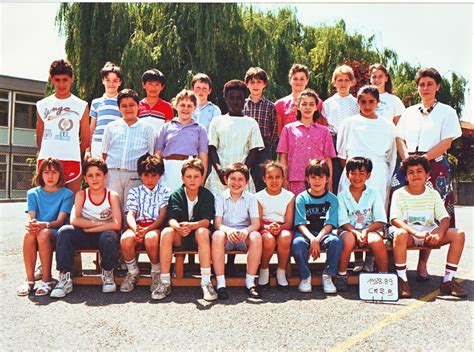 Photo De Classe Cm De Ecole Jean Jaur S Copains D Avant