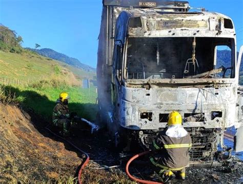 Carreta Pega Fogo Na Br Tvjf