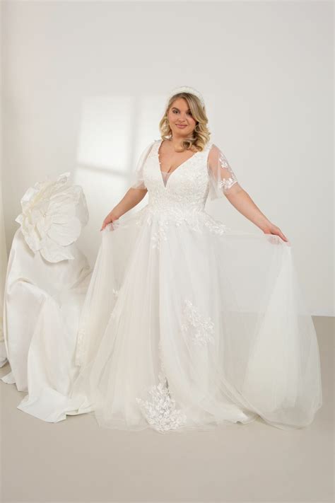 Bride | Curvy Chic Bridal | Plus size wedding dresses, Belfast