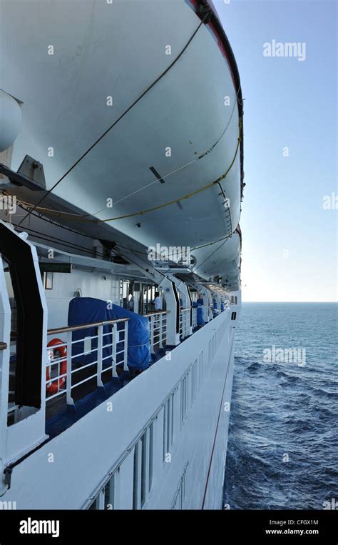 Cruise ship side view Stock Photo - Alamy