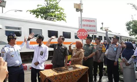 Pembangunan Pos Dan Palang Pintu Di Perlintasan Sebidang Kereta Api